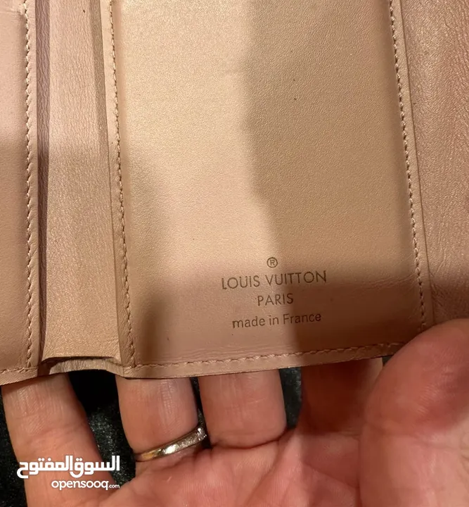 محفظة أصلية جميلة لويس فيتون