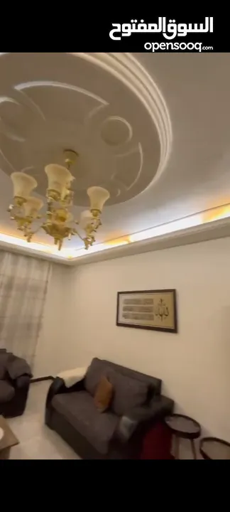 شقه ديلوكس للبيع