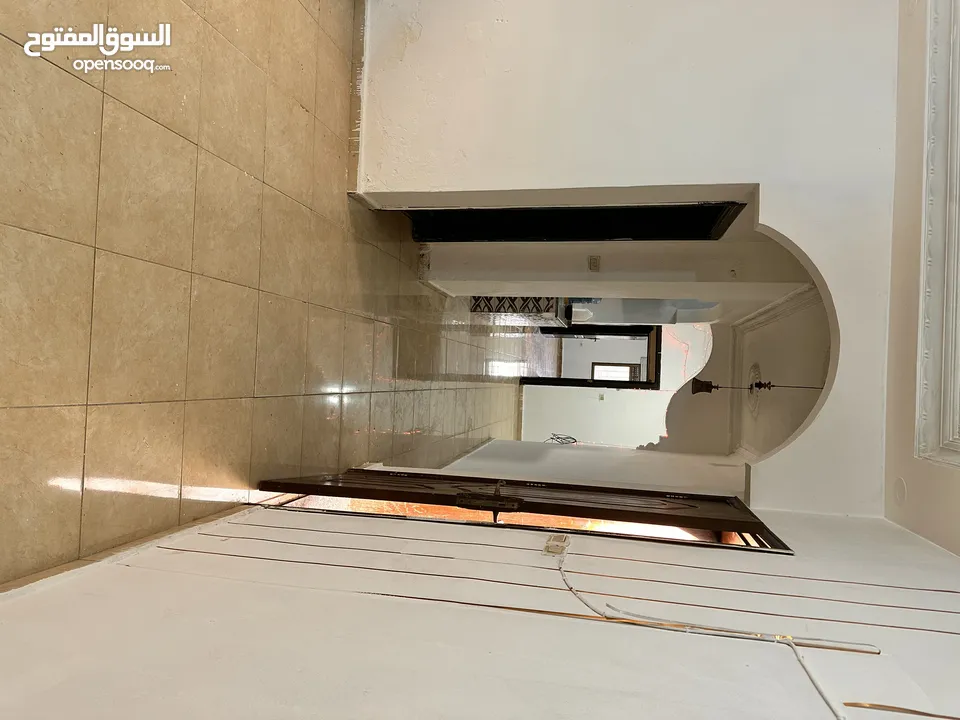 شقة للبيع في جبل الزهور الاسكانات خلف مسجد خليل السالم