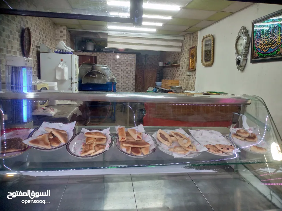 محل معجنات كامل للبيع