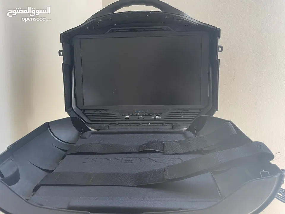 Portable gaming monitor