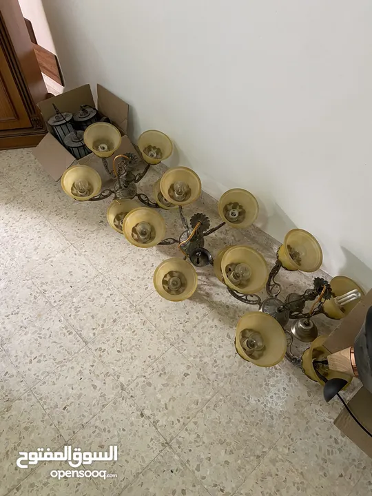 مجموعة ثريات للبيع