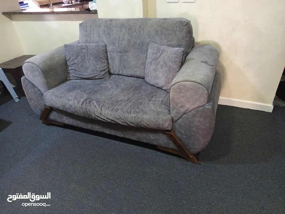 طقم مستعمل للبيع حرف L+ثنائيه كل اشي موجود بالصورة