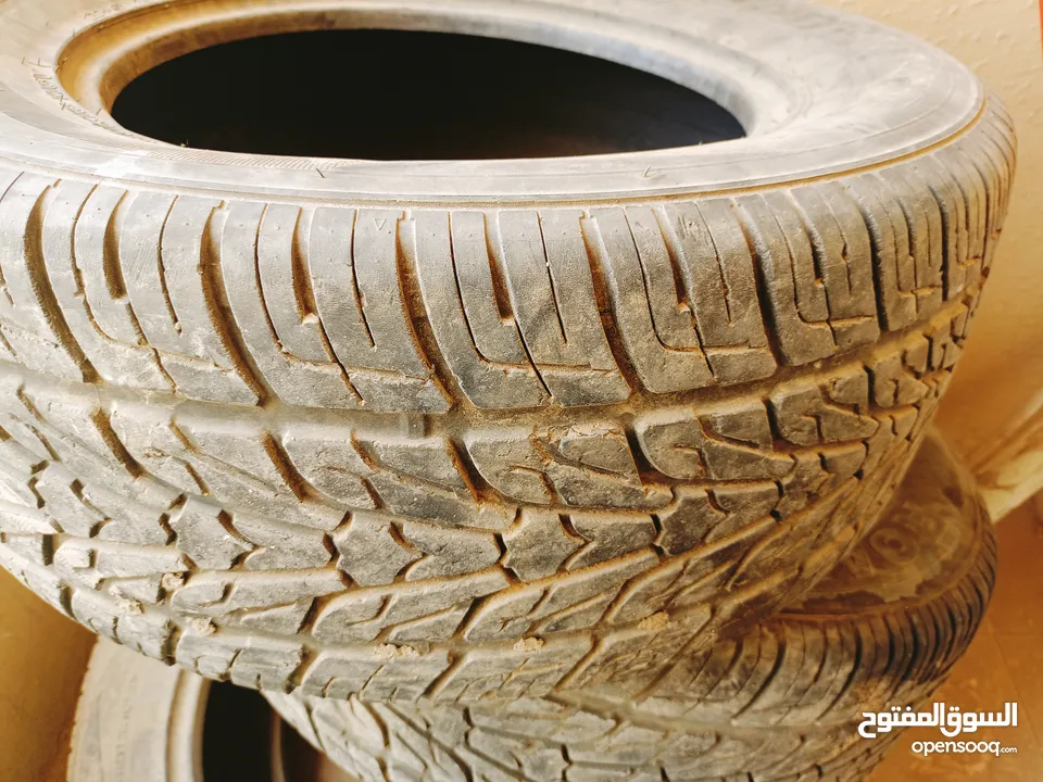 4 طقم كاوتش عريض 285/60R/18 بحالة جيدة