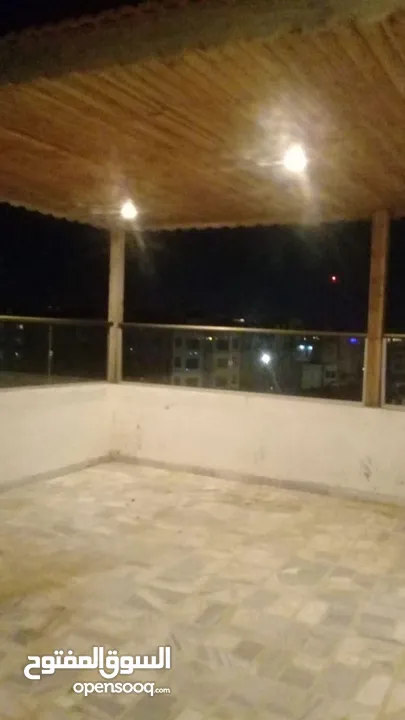 شقه مع روف للبيع في رجم عميش