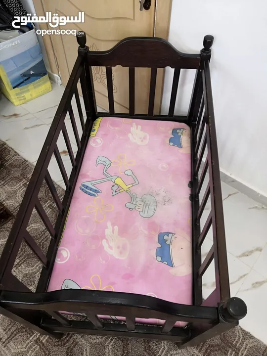 تخت بيبي بحالة جيدة الصلاة عالنبي