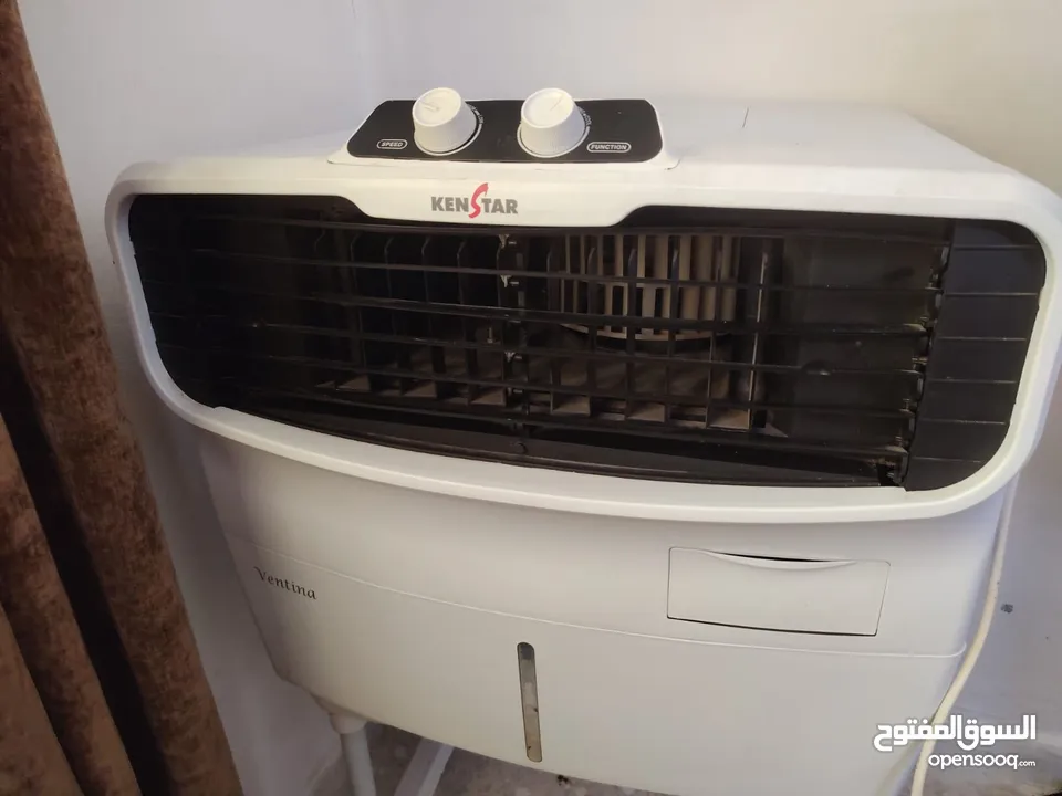 مكيف وطاوله للبيع