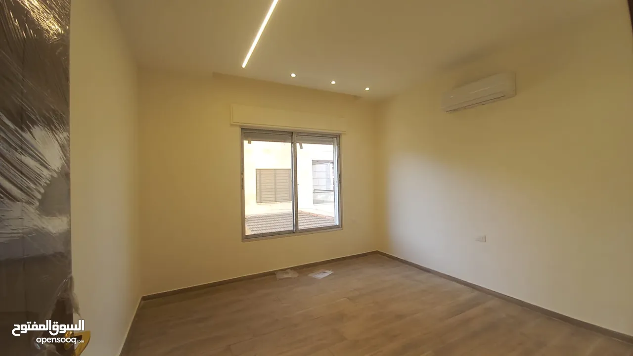 شقة شبه مفروشة للايجار في دير غبار ( Property 39064 ) سنوي فقط