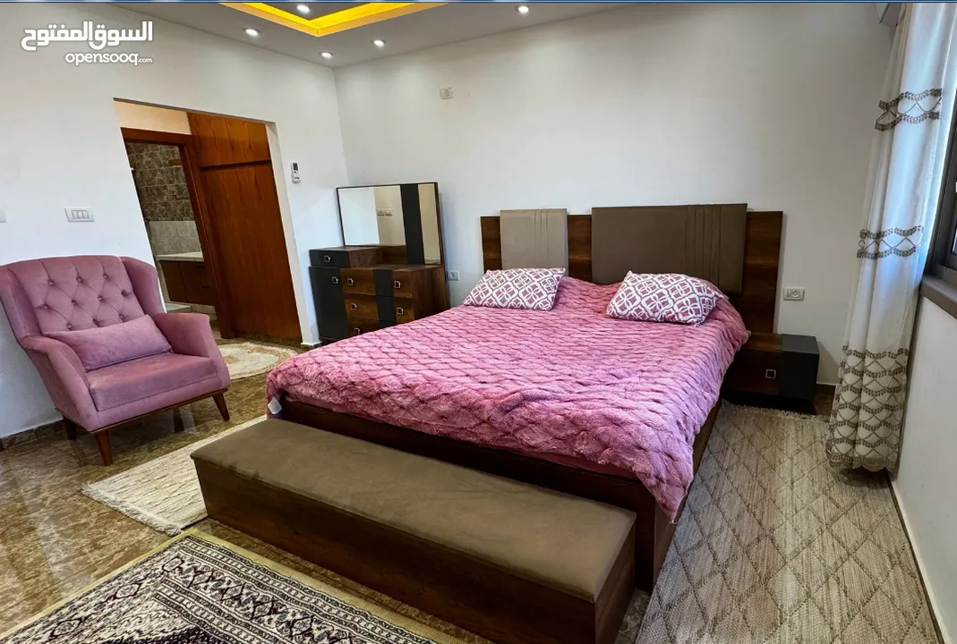 روف للايجار مفروش بالكامل في اجمل مناطق البيرة التواصل مع المالك مباشرة دون عمولة (1250) دولار