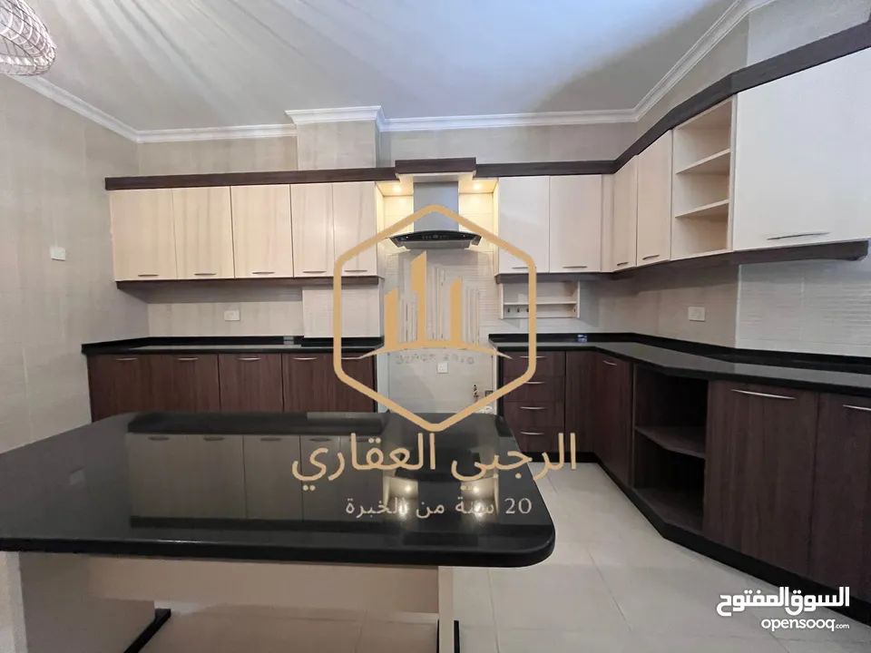شقة / للايجار / 3نوم / طابق اول من فيلا / 200 متر / دابوق