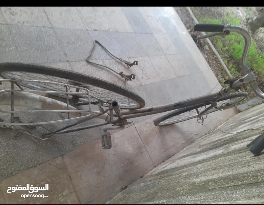 بسكليت جنط 27 يحتاج كرسي وتيوبين