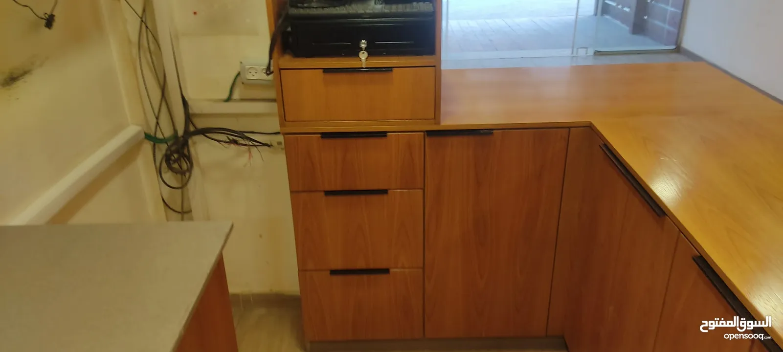 كاونتر خشب للمطاعم والمقاهي