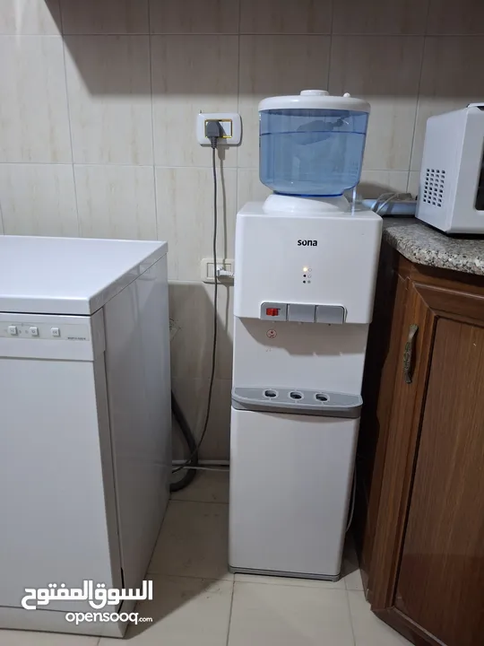 أجهزة كهربائية متنوعة بحالة ممتازة جدا للبيع بسبب السفر