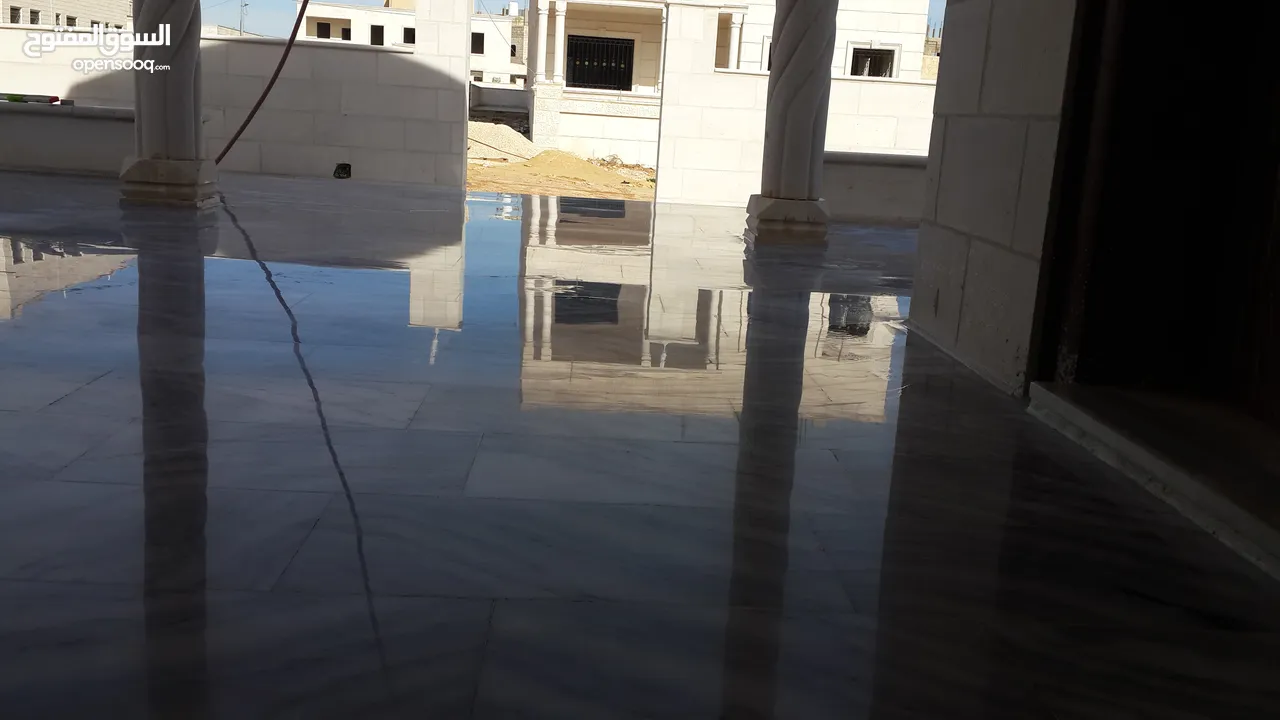 جلي البلاط وتنظيف السيراميك والباركيه والبورسلان وتنظيف الشبابيك