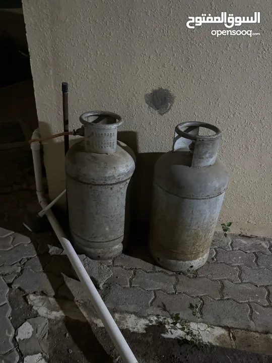 2 Gas Cylinder