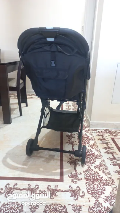 عرباية أطفال شبه جديدة للبيع