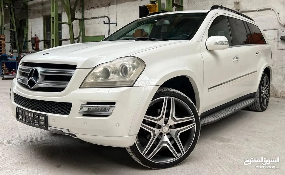 كاش أو اقساط من المالك مرسيدس GL 500 AMG GLS 2008  بحاله الوكاله فحص كامل 7 مقاعد كهرباء ممشى قليل