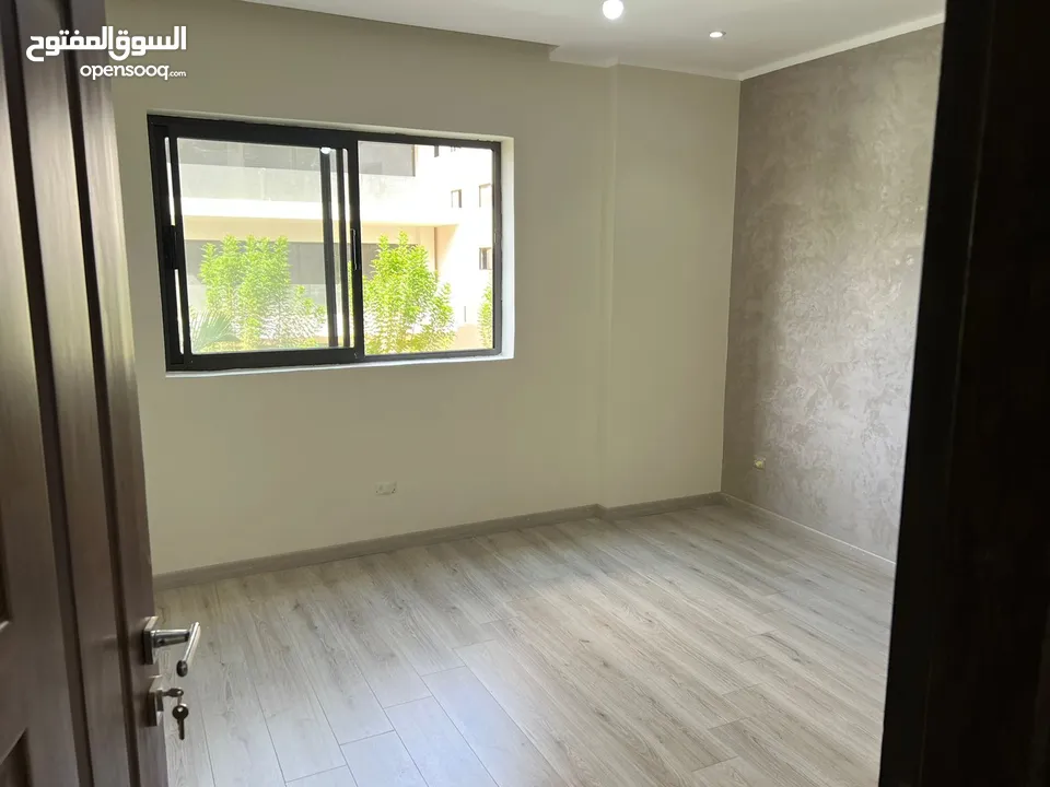 شقة للبيع في كومباند ليك فيو التجمع الخامس متشطبة Apartment for Sale in Lake View residence