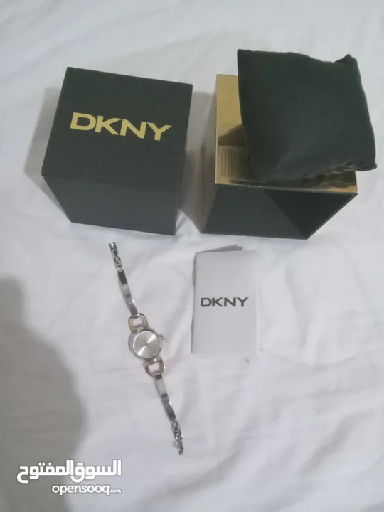 ساعة DKNY جديدة للبيع