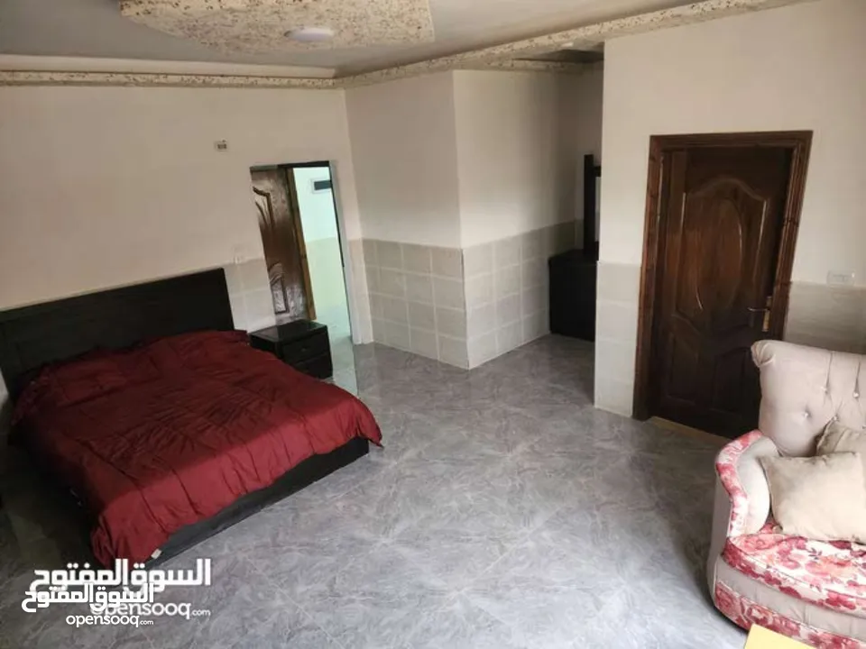 شقق مفروشة فاخرة بإطلالة مميزة في منطقة هادئة في الجبيهة للإيجار اليومي والشهري