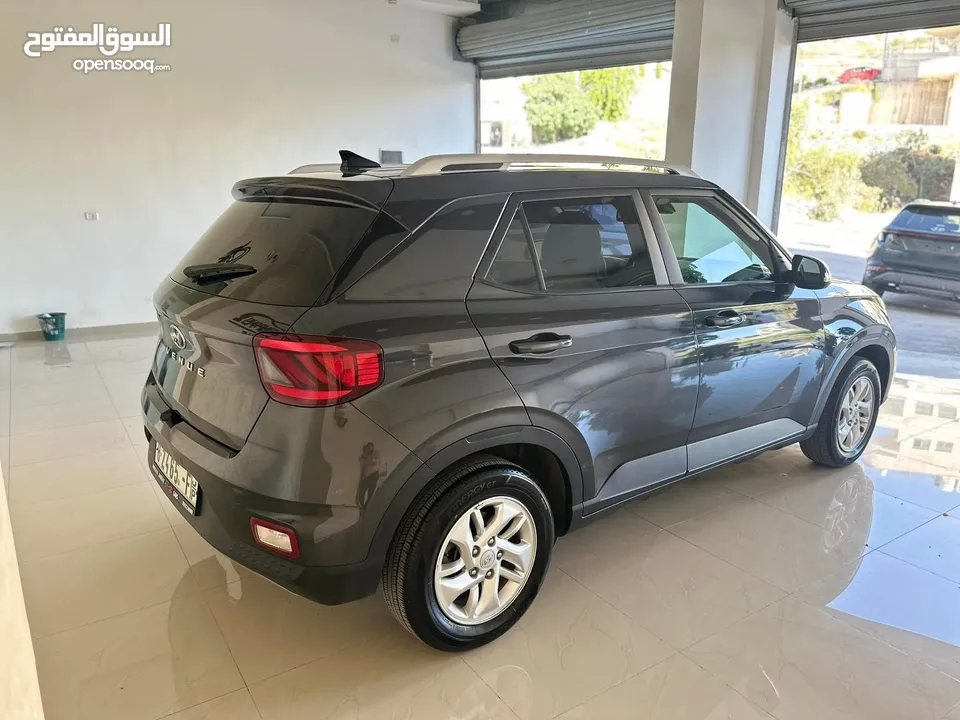 هونداي فينيو بنزين 1600 لون فيراني  جير اتوماتيك ترخيص 2020