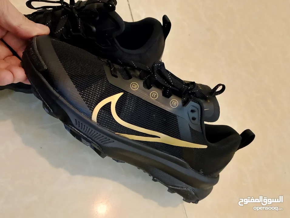 حذائين   NIKE  اصليات وارد امريكي جديد غير مستخدم