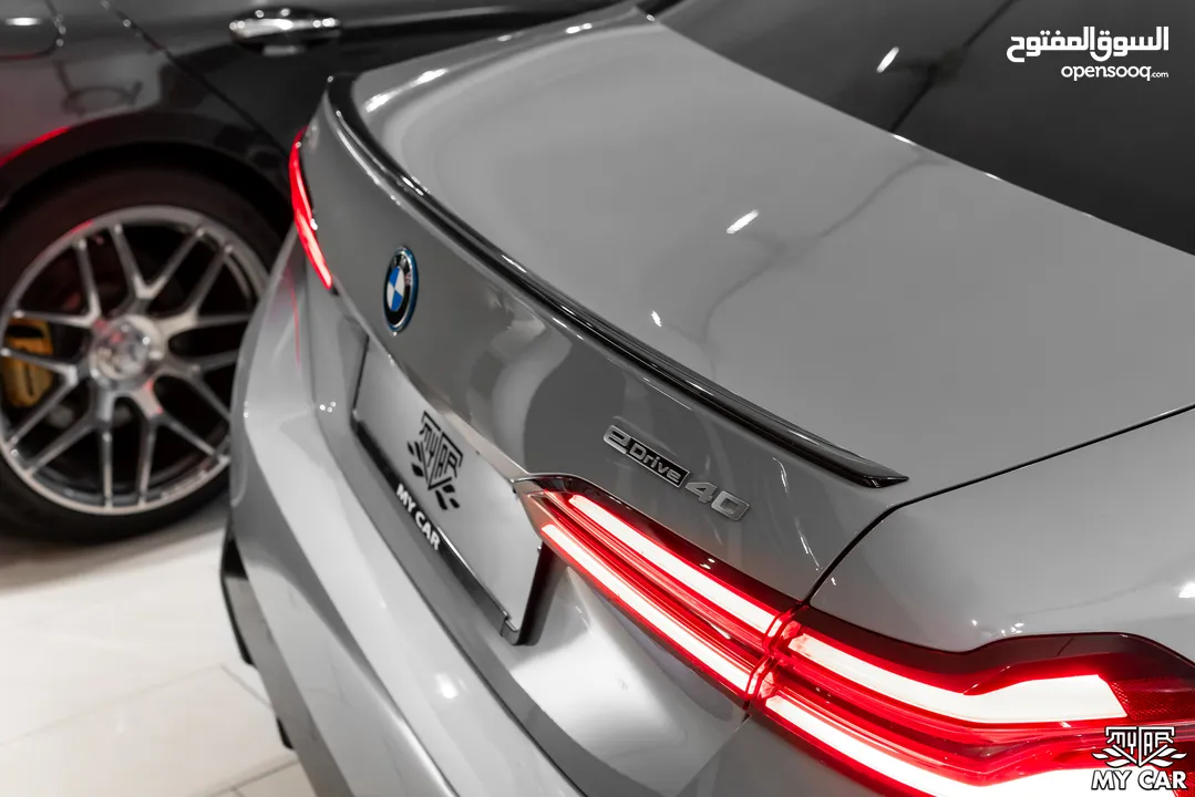 2024 BMW i5 eDrive40 - وارد وكالة الأردن - عداد زيرو