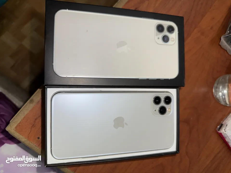 iphone 11 Pro Max 256 GB - white color - Good Condition with Cartoon