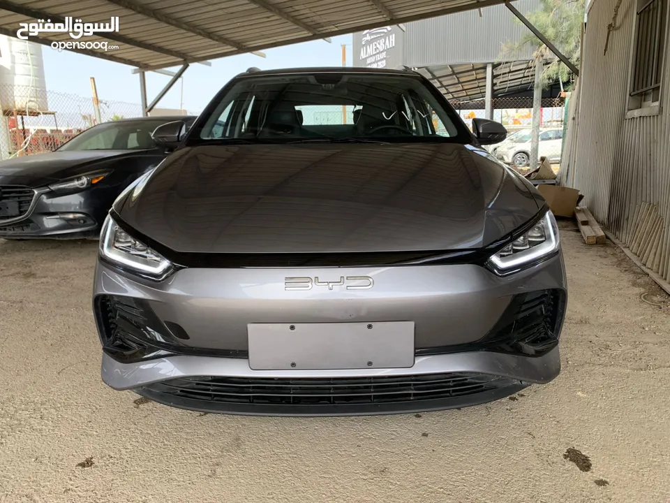 للبيع بي واي ديه موديل 2023 BYD فيراني E2 اعلى صنف  بطاريه كبيره بسعر 14950