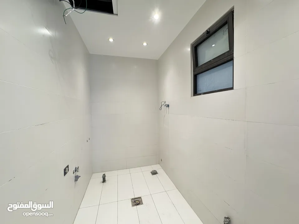 شقة شبه ارضي مساحة 200م وحديقة 250م مميزة للبيع بخلدا بسعر مميز تشطيبات مميزة (مشروع 111)