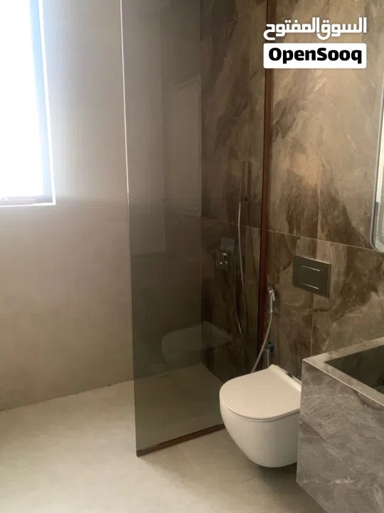 فيلا 6 غرف ماستر للبيع جاهز للسكن بسعر مميز  تشطيبات مودرن باركنج مغطي منطقه الريمان 2