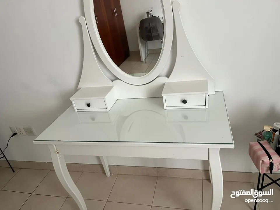 طاوله مكياج من ايكيا Ikea table and mirror