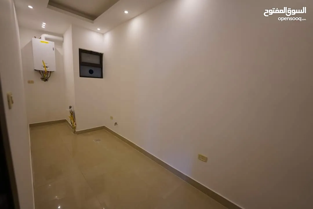 شقة جديدة للبيع ط اخير مع روف دوبلكس
