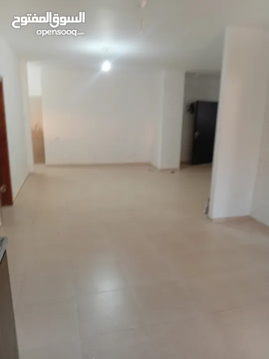 مطلوب عرسان لشقه سكنيه طابق ثالث