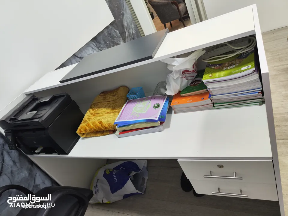 طاولة استقبال مستعمل للبيع