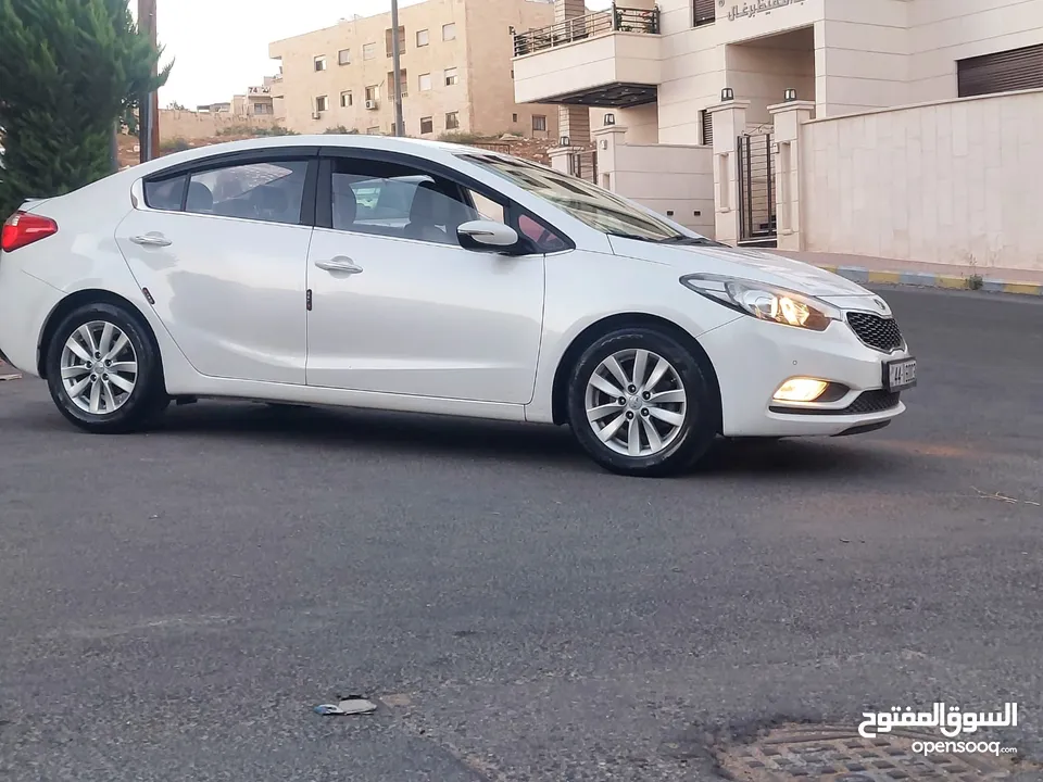كيا3 2015 فل كامل ما عدا الفتحه