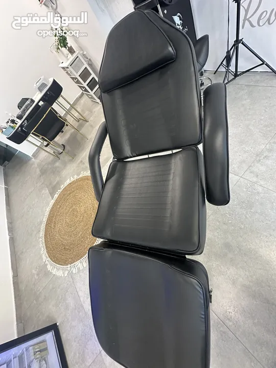 سرير للبشرة، الليزر، المساج، الحجامة، رموش