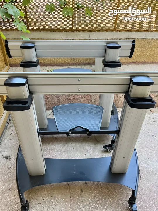 Cisco TelePresence MX300 G2 55inch  with new monitoring screen+cisco satellite rx+mov&per stand