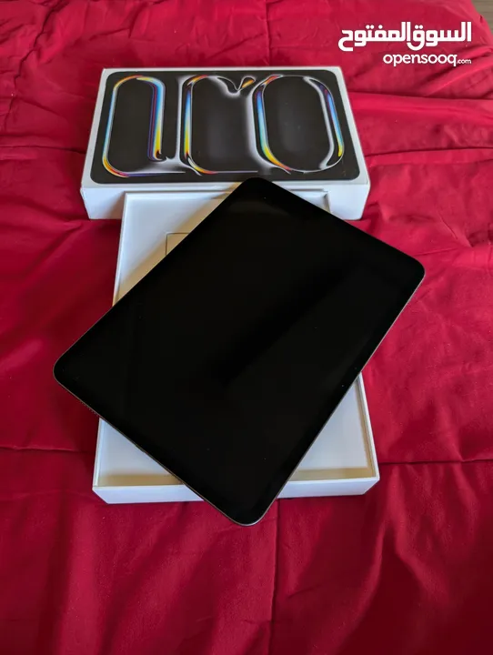 iPad Pro 11" M4 256GB شبه جديد مكفول