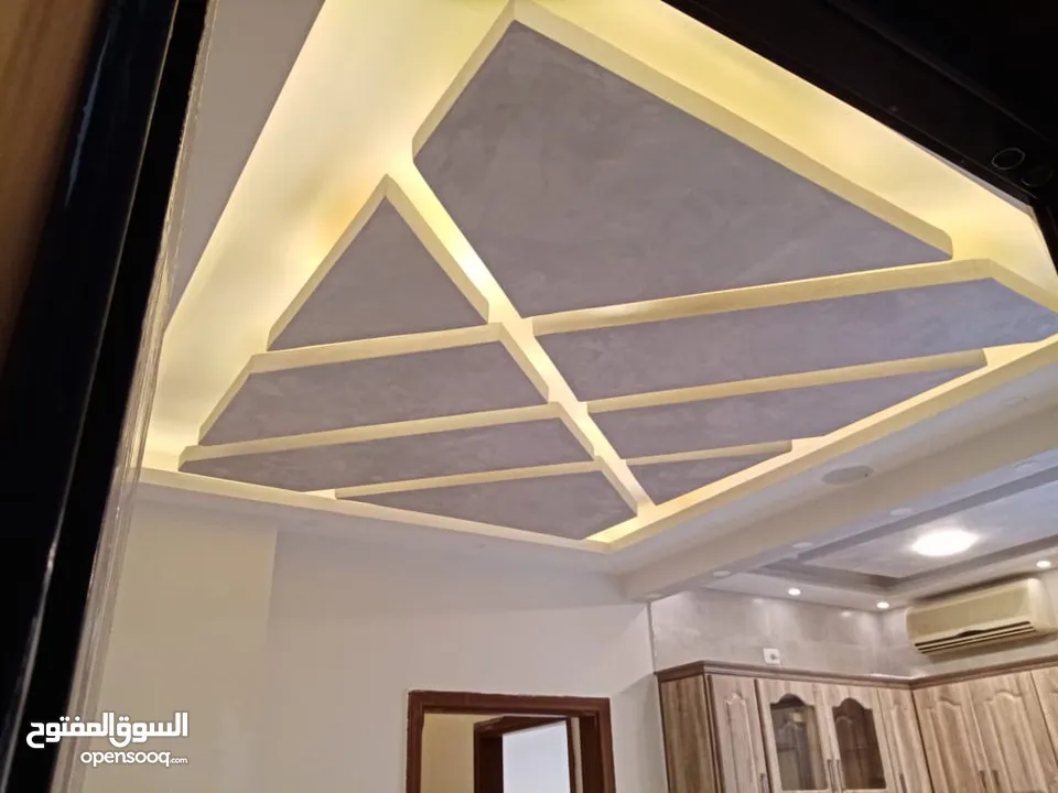 تنفيذ جميع انواع ديكور  تنجيد الواح عزل ارضيات ستائر زيبراا رولات جسور مستشفيات براويز الواح ديكور