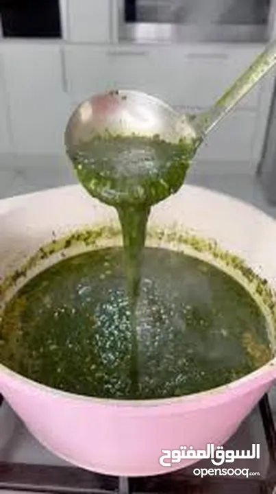 ملوخيه مغسله ومنقبه فرم ناعم جاهزه للطبخ وللتفريز وموجود ناشفه مفروكه وناعمه بدون عيدان مغسله