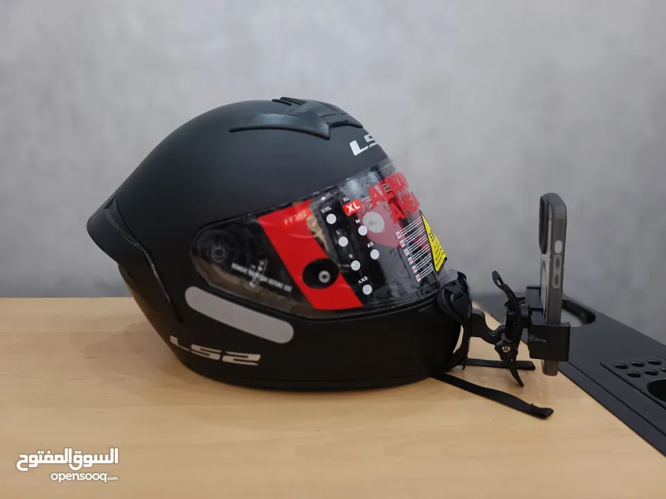 خوذت LS2   حجم XL  الون كاتم  جديده مع مستلزمات 3 اقنعه للوجه مع ستاند للكمره وجوال. وعلاقه للخوذه