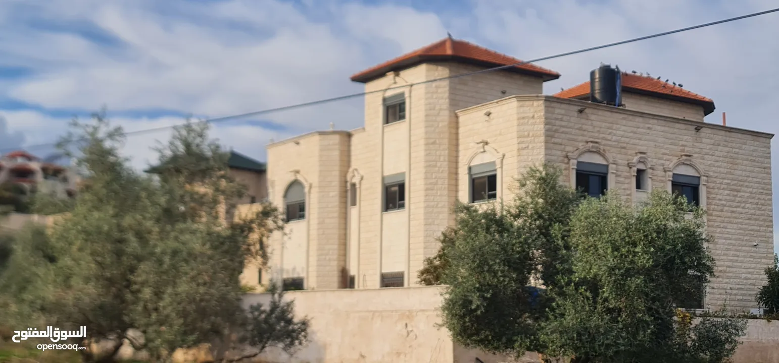 فيلا. للبيع