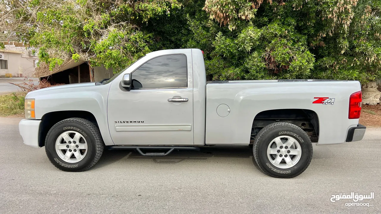 silverado LT V8 GCC 2011 Price 29,000 AED