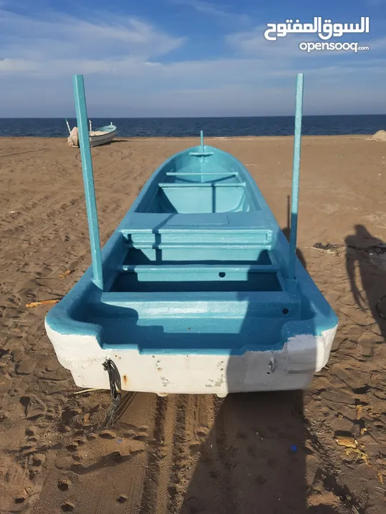 قارب 23 قدم مطلوب400 بدون مكينه بدون ملكيه قابل
