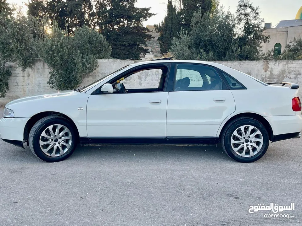 آودي A4 موديل 2000 ماتور 1800 بنزين للبيع السعر 24000
