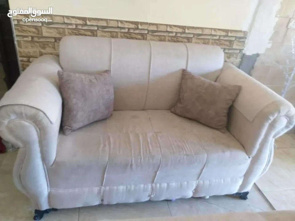 طقم كنب كورنر للبيع بحالة جيدة 9مقاعد