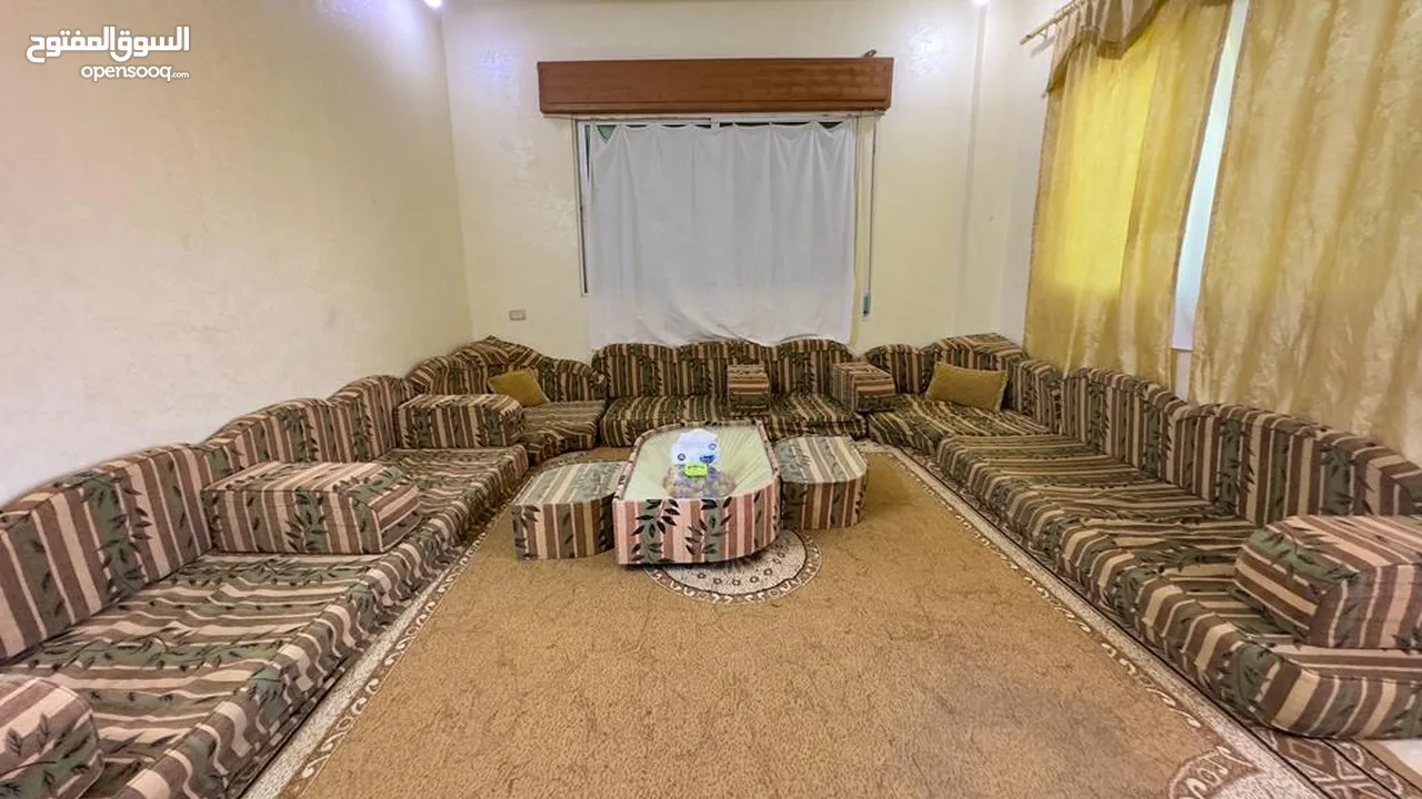 شقة مفروشة طابق مستقل للايجار قرب دوار صحارى                                                ،..