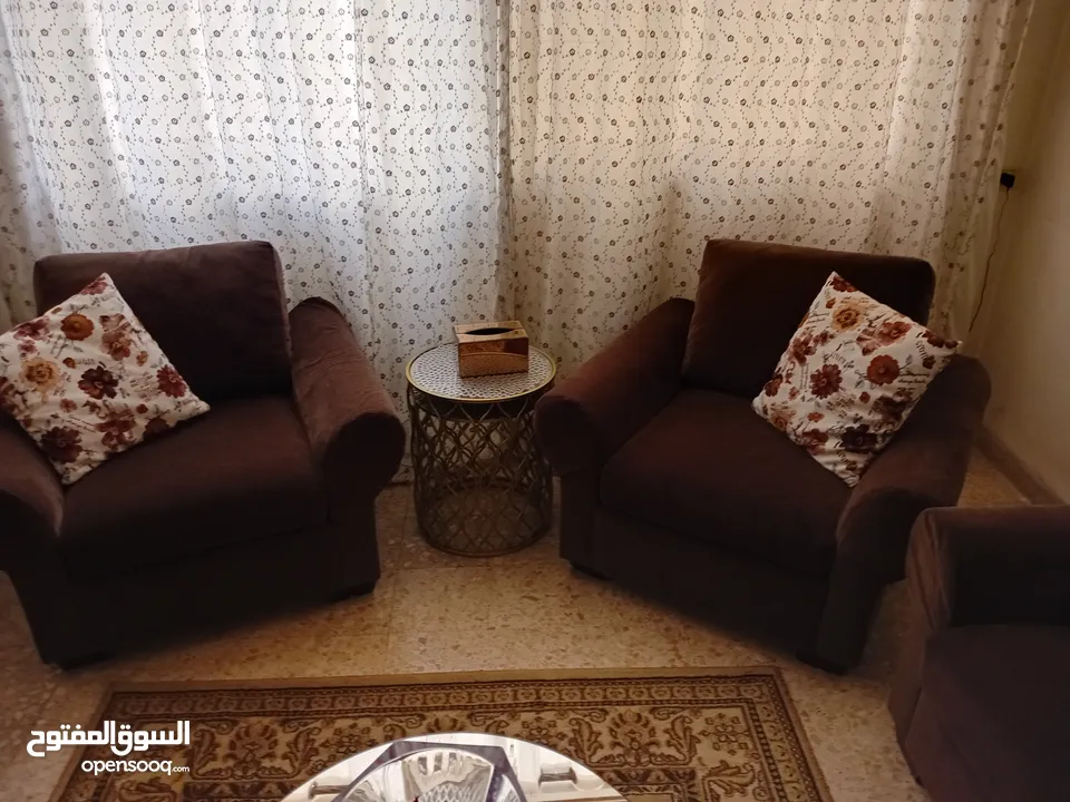 عفش بيت بالكامل للبيع بحالة ممتازة جدآ لداعي السفر