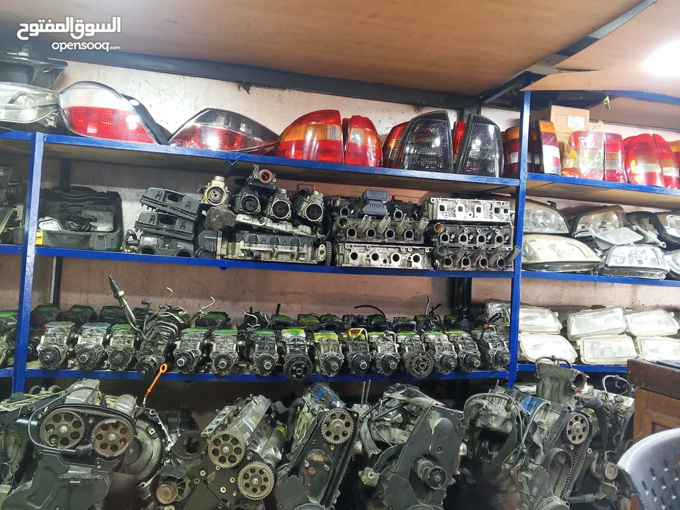 محلات سائر قرقش لبيع قطع الغيار الاوبل و يوجد قسم ميكانيك جديد ومستعمل قطع بدي وقطع ميكانيك